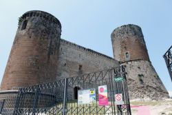 LAPILLI Castello medioevale Lettere MG 3663