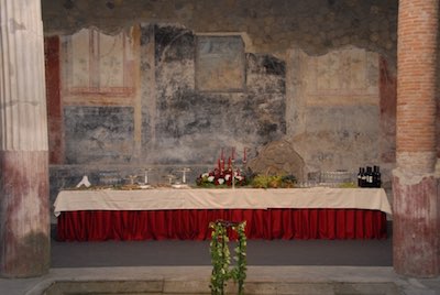 Mensa tipica antica Pompei Villa dei Misteri 1