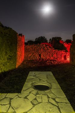 LAPILLI Pompei. Termopolio in Via di Castricio. Su concessione della Soprintendenza Speciale per Pompei Ercolano e Stabia Mondadori Electa Photo by Luigi Spina 8