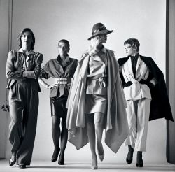 1 Helmut Newton Sie kommen Paris 1981