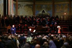 Assisi sala stampa 1 250