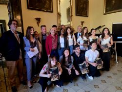 FOTO RICORDO CON I PREMIATI 250